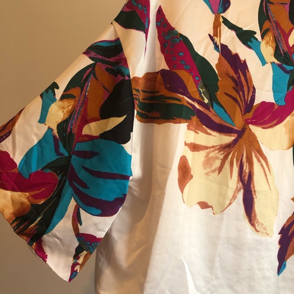 Gorgeous Kimono Coverup Floral - Picture 7 of 8